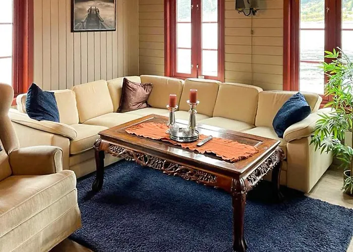 12 Person In Selje-by Traum Selje